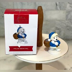 Hallmark Ornament 2022 Polar Bear Pal- New‎ in Box